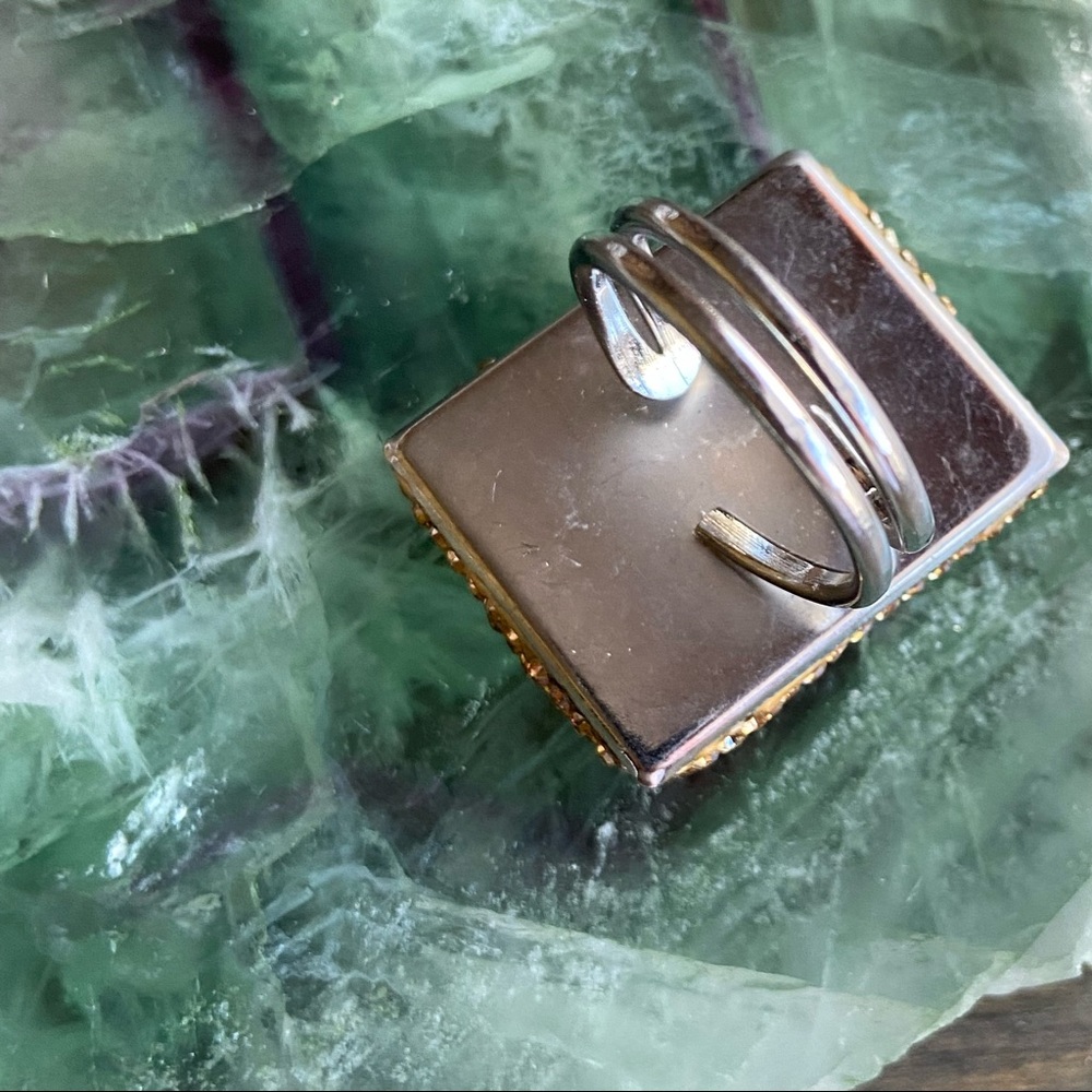 HUGE BIWA PEARL AND MARCASITE STATEMENT RING - Picture 3 of 7